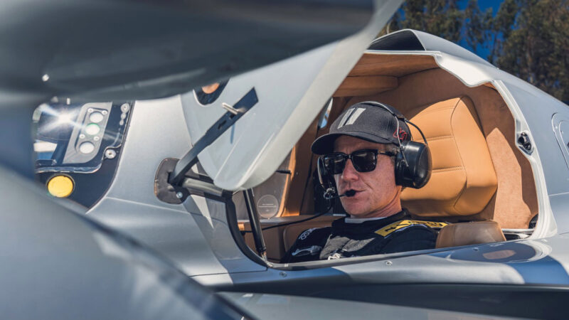 Porsche 963 RSP: Roger Penske conduce un exclusivo modelo que lleva su nombre