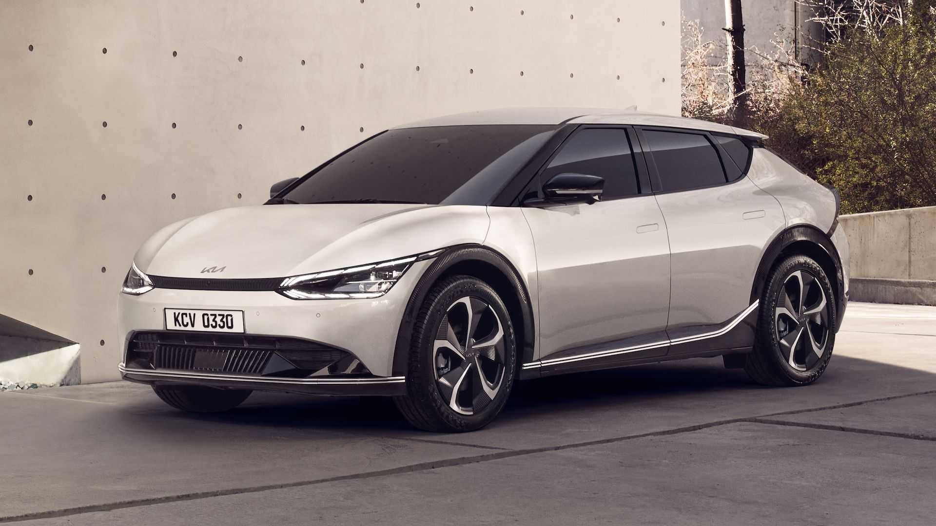 Emoción contra velocidad: el duelo entre el coche eléctrico y el de combustión