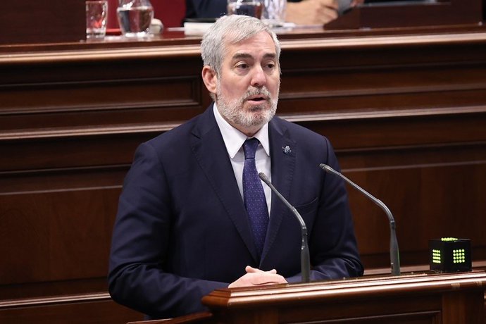 Clavijo denuncia al Gobierno por ocultar información sobre contagiados en el crucero y recibe