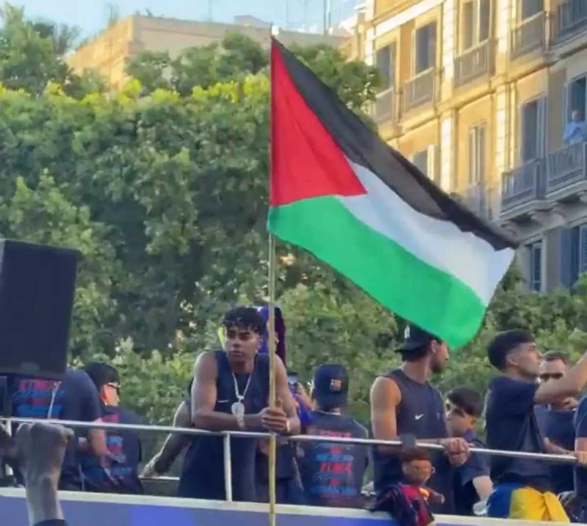 Israel reprocha a Lamine Yamal por «incitar al odio» al mostrar la bandera de Palestina; hay 600