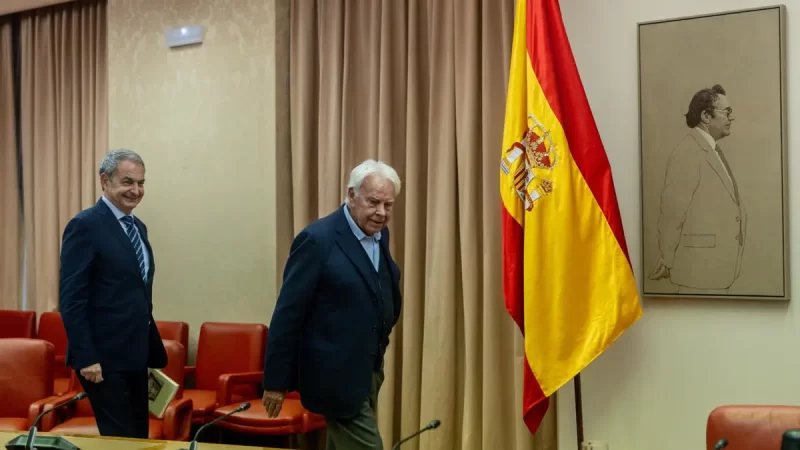 Felipe González expresa su incredulidad ante las acusaciones contra Zapatero y defiende su