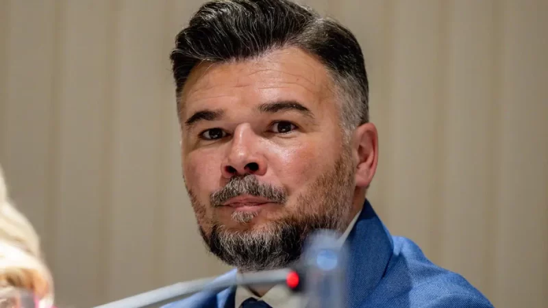Rufián pide aclarar su propuesta ante la negativa de Adelante y el Gobierno sigue en el mismo rumbo
