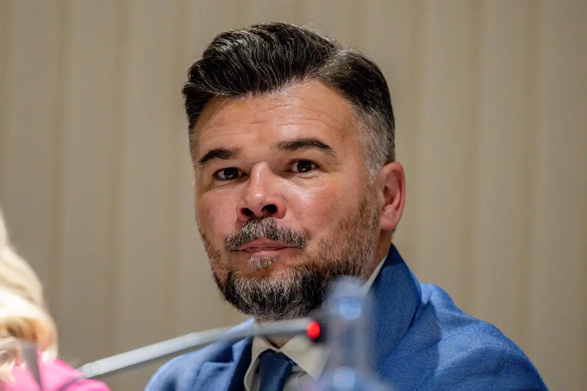 Rufián pide aclarar su propuesta ante la negativa de Adelante y el Gobierno sigue en el mismo rumbo